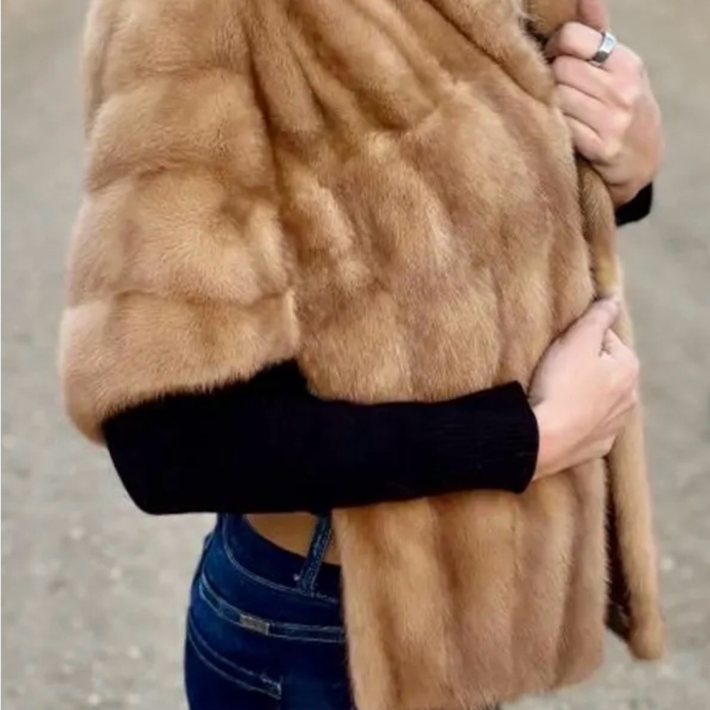 Pittman’s Brown Fur women’s stole size medium/large